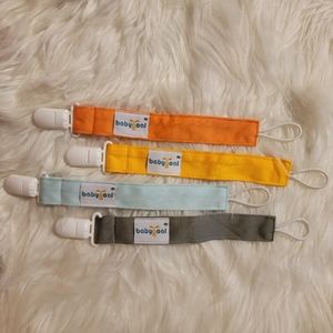 Set of 4 Pacifier Holders